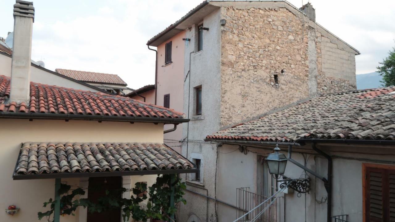 Apartamento Le Ginestre Sulmona Exterior foto