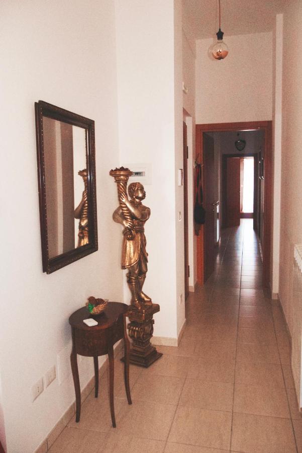 Apartamento Le Ginestre Sulmona Exterior foto